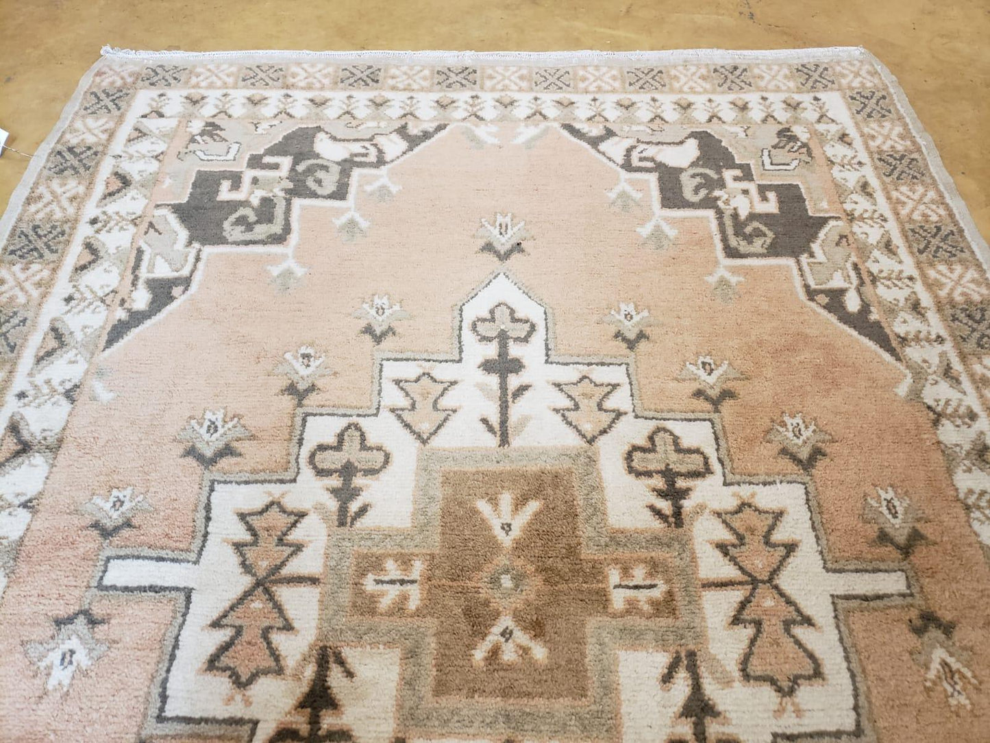 USED Antique Moroccan Rug 5x7 Tribal Carpet, Hand-Knotted Soft Wool Pile, 5 x 7 Area Rug, Berber Rug, Geometric Open Field Medallion, Pink Ivory