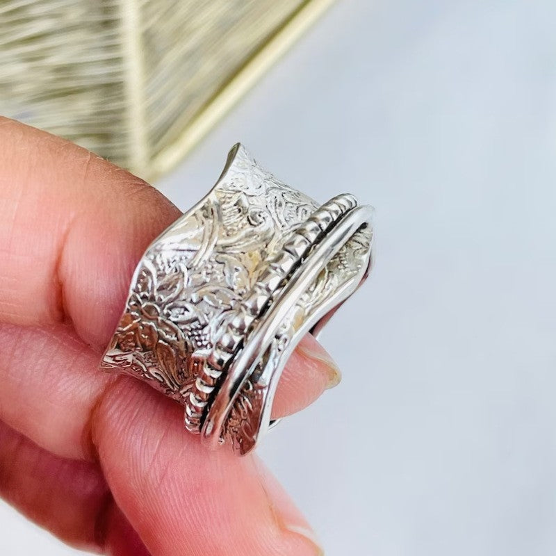 NEW Carved Decompression Rotatable Wide Face Ring Retro