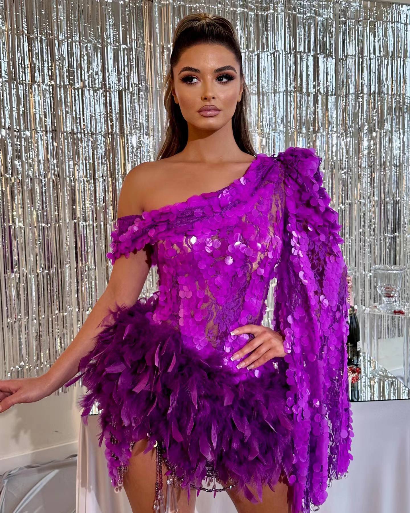 New Purple Sequined Feather Skirt One-shoulder Sleeve Short Dress Luxury Party Stage Performance Dress