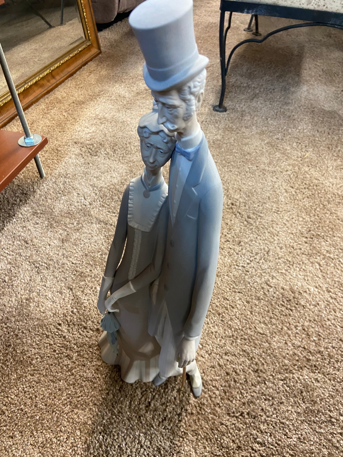 USED Vintage Lladro Figurine Old Age / Elderly Couple Walking NO. 1033