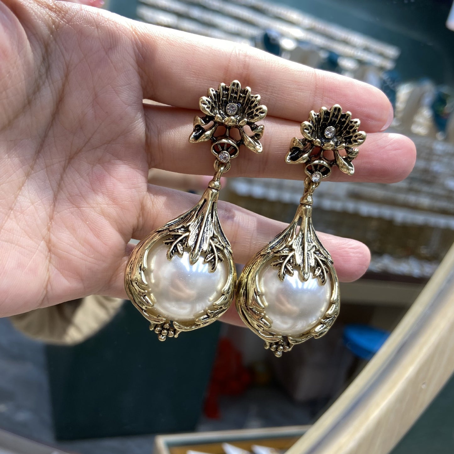 NEW Mid-ancient Vintage Baroque Pearl Rose Earrings