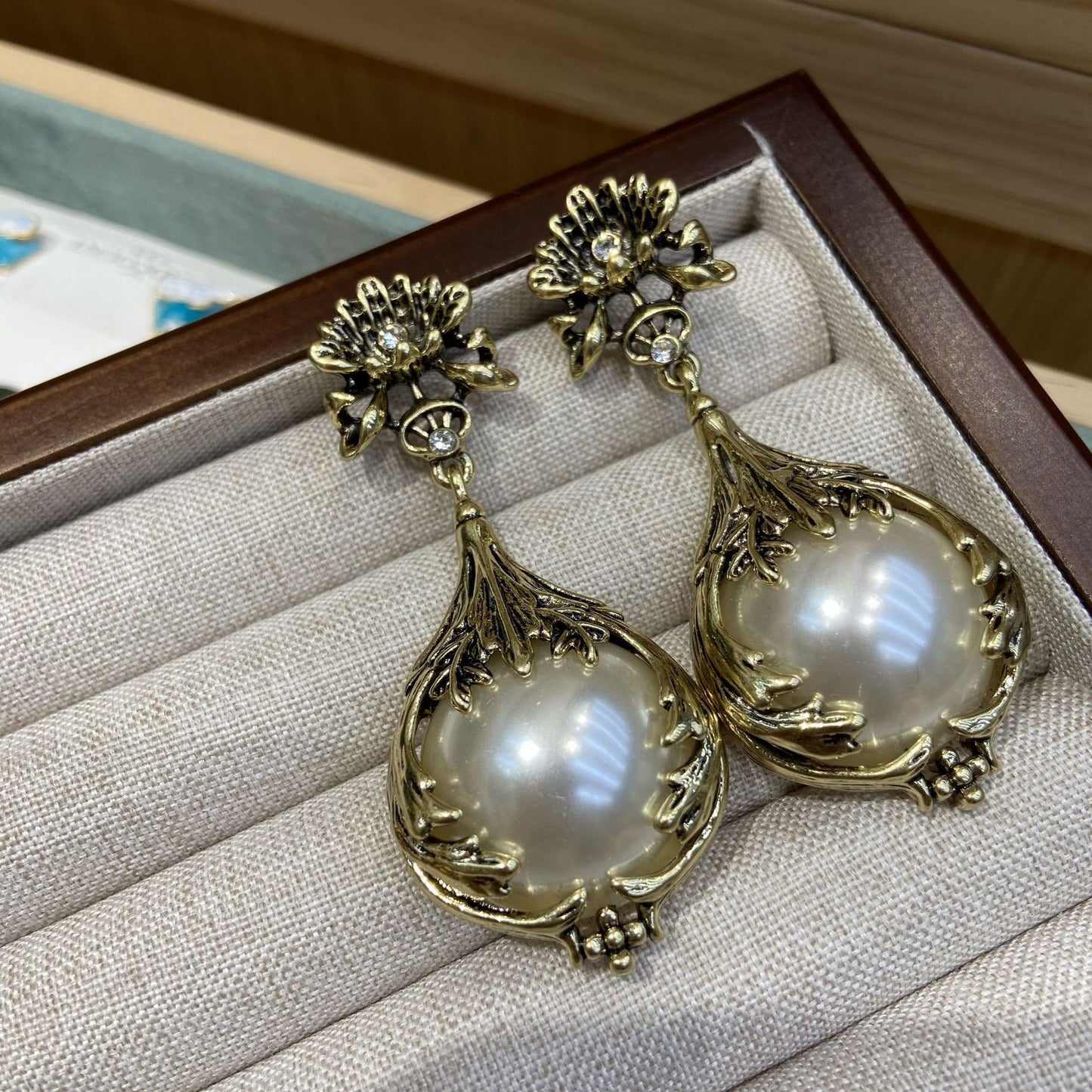 NEW Mid-ancient Vintage Baroque Pearl Rose Earrings