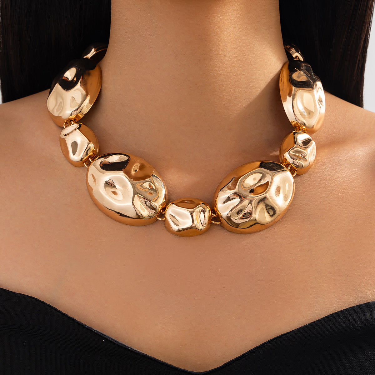 NEW Exaggerated Glossy Pleated Necklace Fashion Irregular