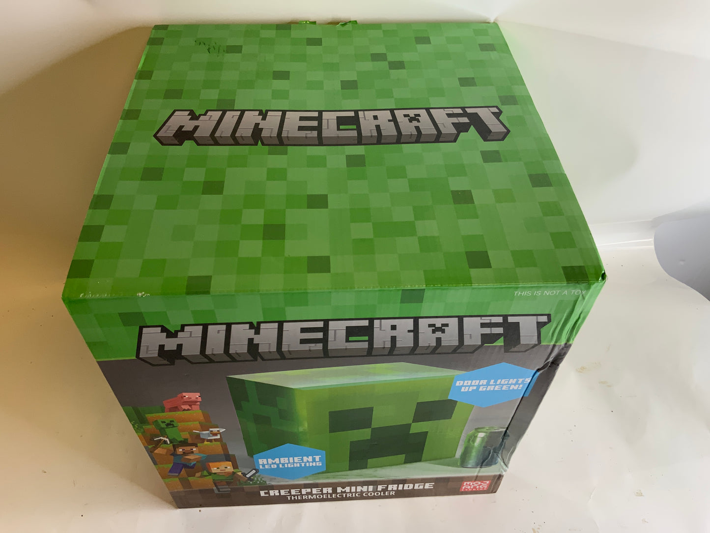 NEW Minecraft Green Creeper 9 Can Mini Fridge