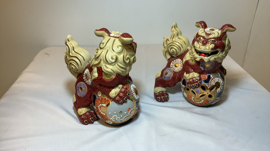 USED Pair Japanese Kutani Porcelain Figurine Shisa Guardian Lion Foo Dog Japan Vintage