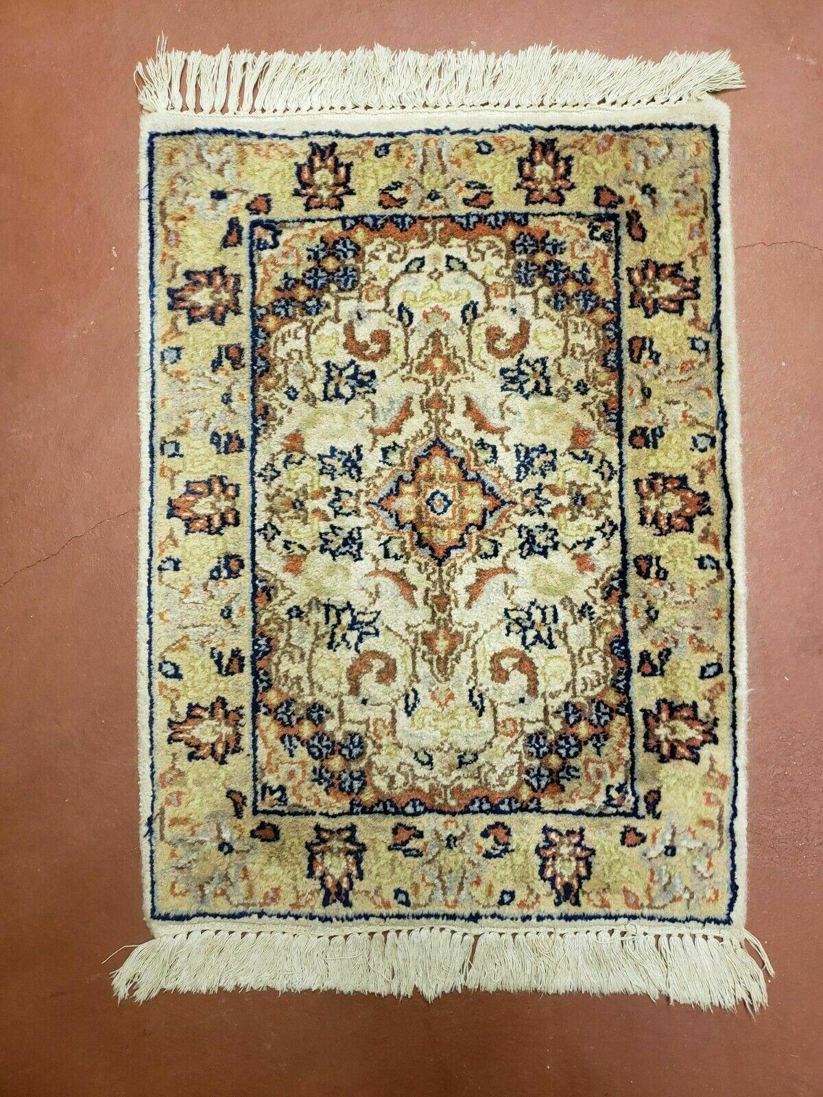 USED 1' 8" X 2' 4" Handmade Floral Oriental Wool Rug Carpet Ivory