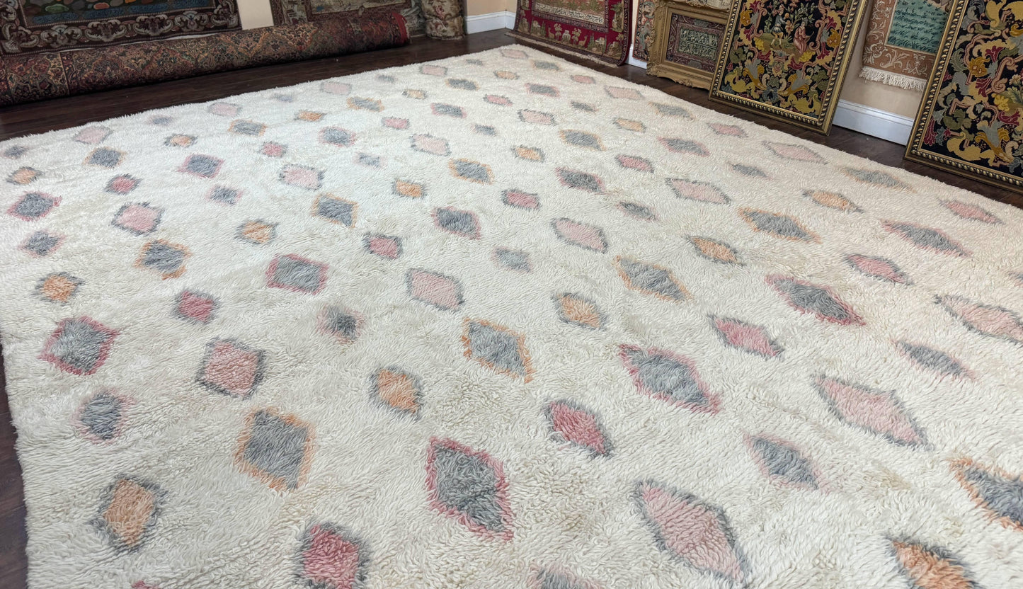 USED Large Modern Contemporary Indian Shag Rug 11x14, Ivory, Handmade Wool Carpet