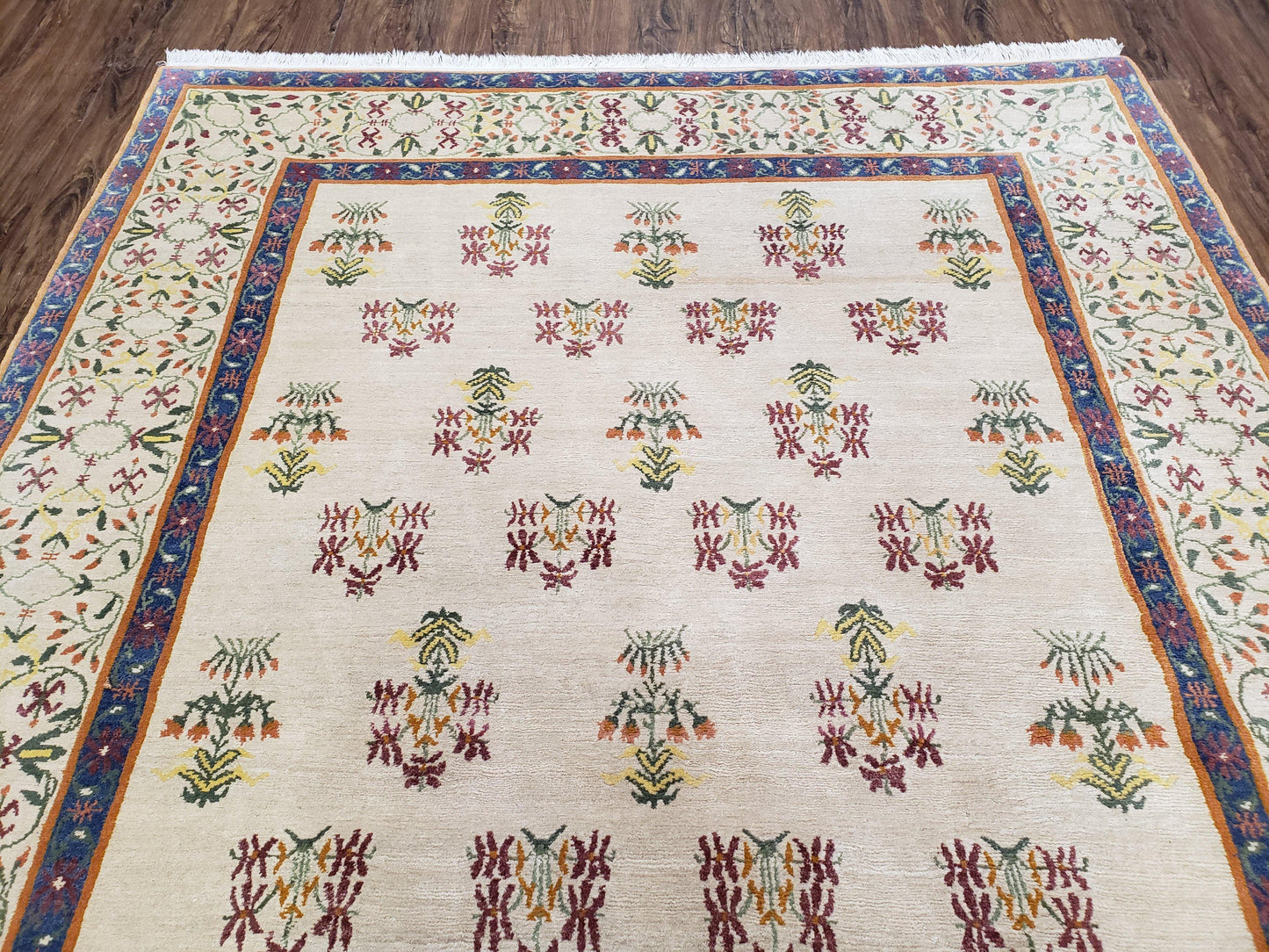 USED Tufenkian Rug 5.9 x 8.6, Tibetan Nepalese Rug, Hand Knotted, Soft Shiny Wool, Repeated Motifs, Contemporary Modern, Area Rug 6x9, Vintage