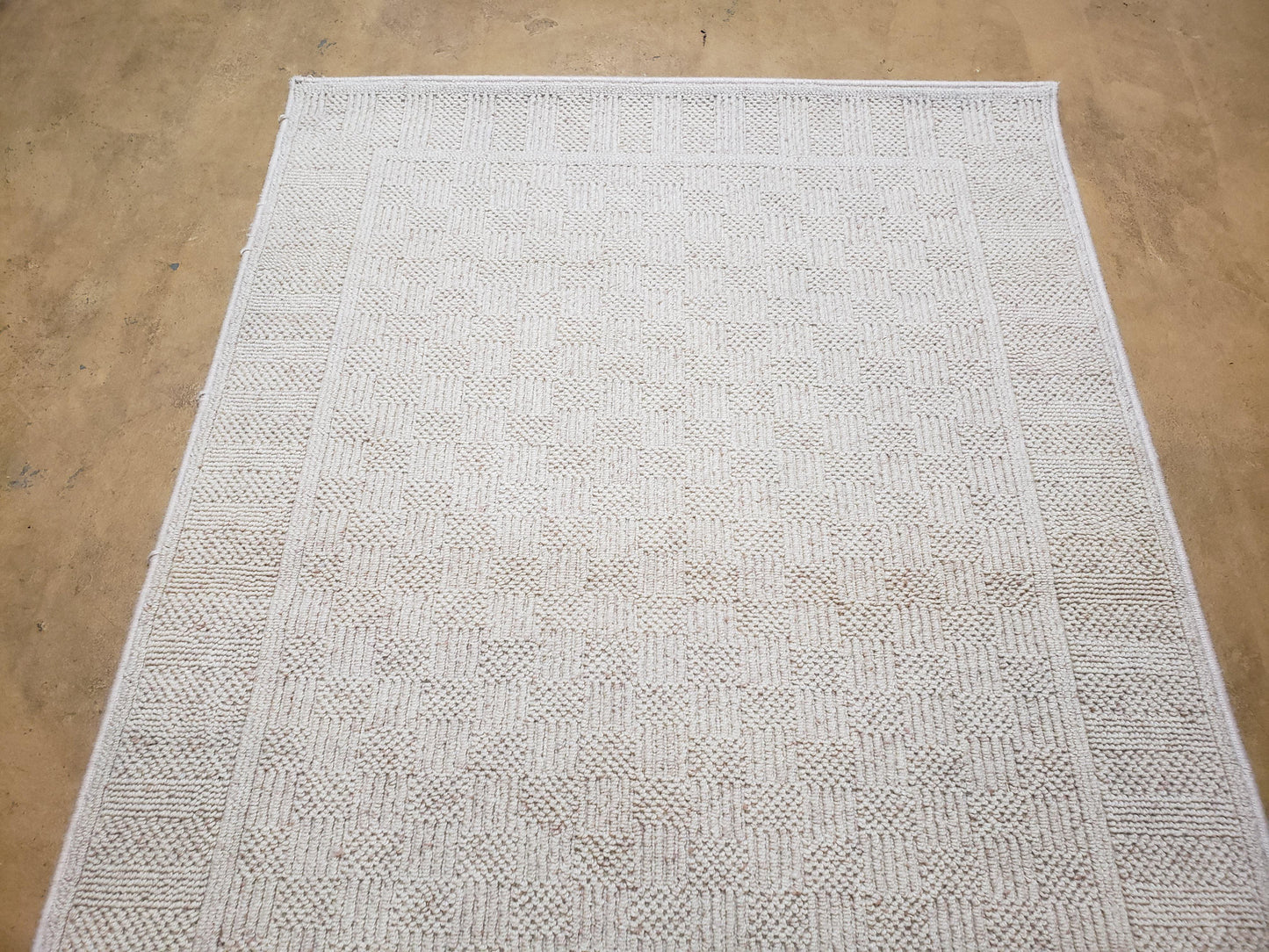 USED 3x5 Karastan Rug Chaumiere Collection, Kara-Loc, Design #291/9866, Creme Color, Textured Squares II Patern, 3'6" x 5' 3" Carpet