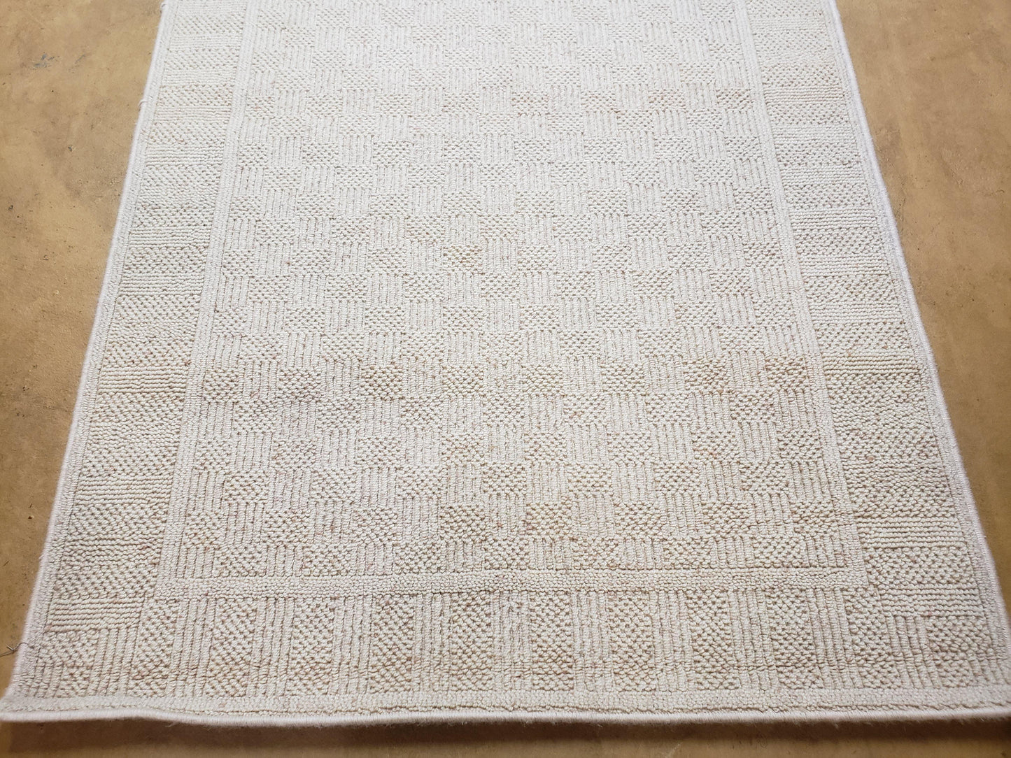 USED 3x5 Karastan Rug Chaumiere Collection, Kara-Loc, Design #291/9866, Creme Color, Textured Squares II Patern, 3'6" x 5' 3" Carpet