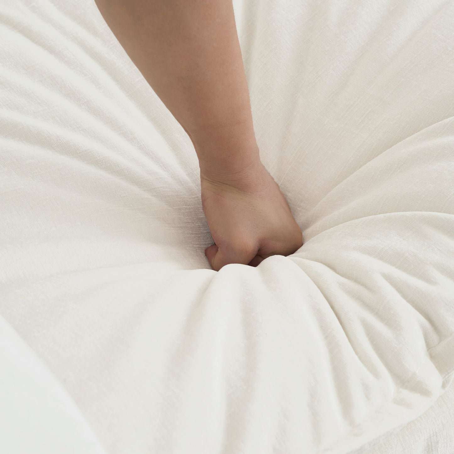 NEW White Chenille Fabric Comfy Deep Single Seat Sofa Upholstered Reading Armchair with 1 Toss Pillow