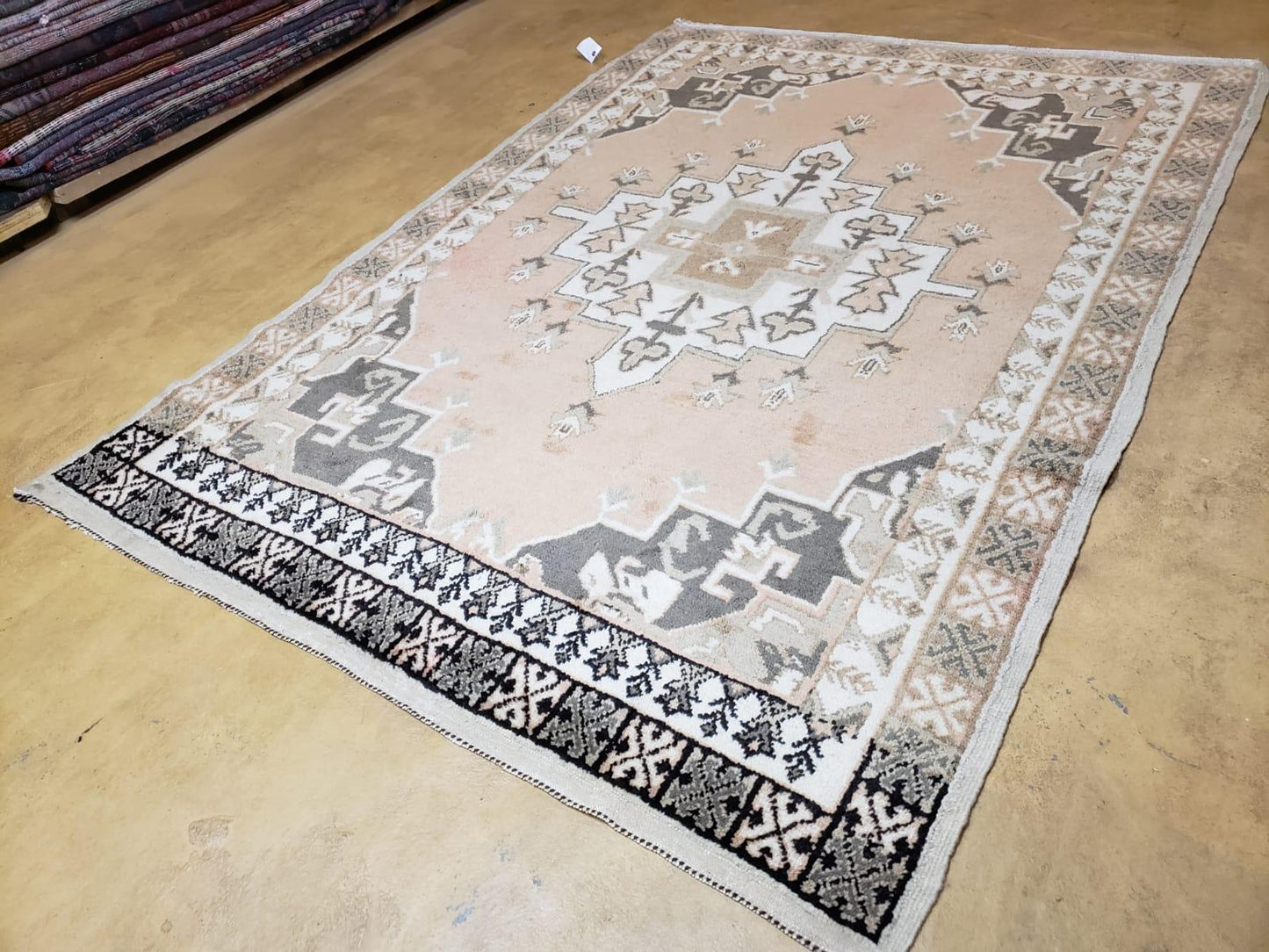 USED Antique Moroccan Rug 5x7 Tribal Carpet, Hand-Knotted Soft Wool Pile, 5 x 7 Area Rug, Berber Rug, Geometric Open Field Medallion, Pink Ivory