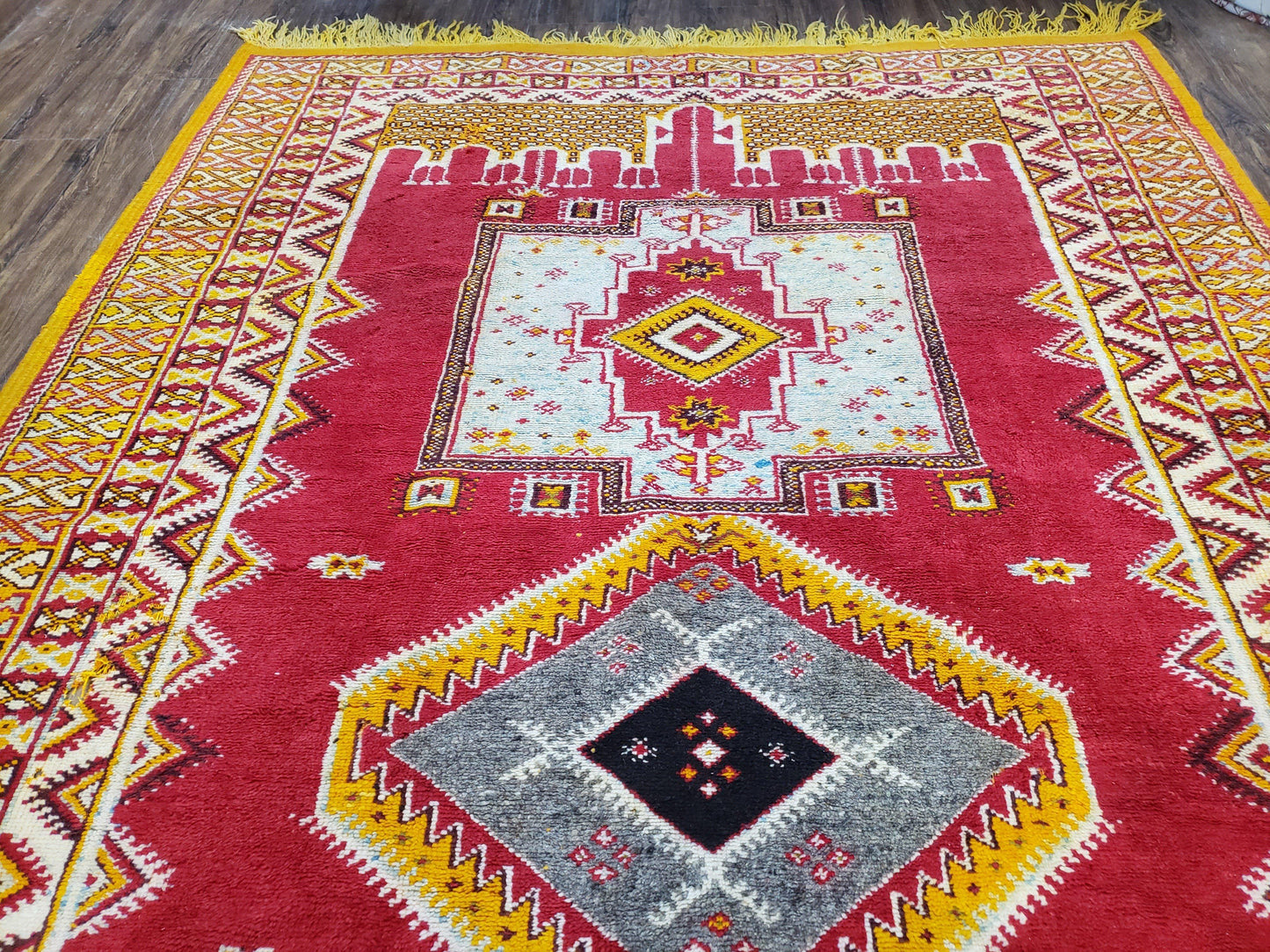 USED Vintage Moroccan Rug 6x10, Red and Yellow Moroccan Carpet, Handmade Bohemian Tribal Area Rug, Hand-Knotted 1970s Wool Rug, Medalions