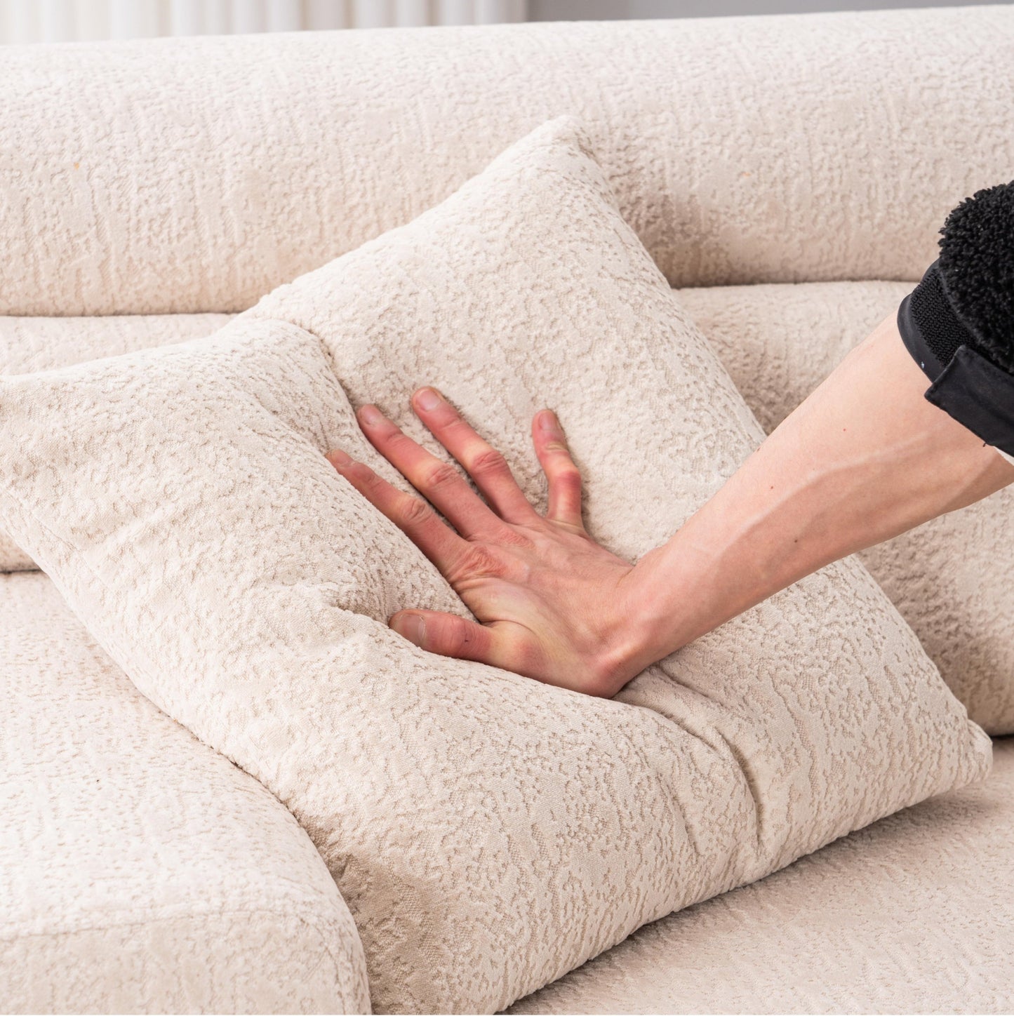 NEW LY-029 Apricot Compression Sofa 4-seater Wood Grain Chenille Fabric Couch with Two Pillows