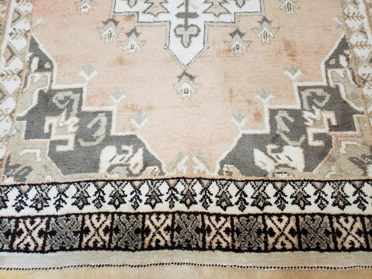 USED Antique Moroccan Rug 5x7 Tribal Carpet, Hand-Knotted Soft Wool Pile, 5 x 7 Area Rug, Berber Rug, Geometric Open Field Medallion, Pink Ivory