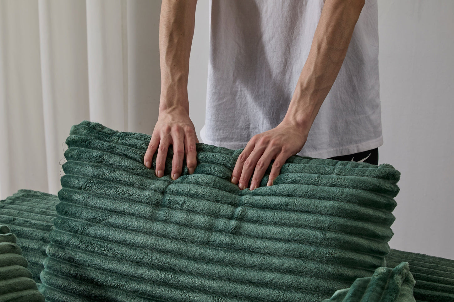 NEW Oversized Chaise Lounge Chair Cozy Cloud Couch Modern Plush Green Corduroy Upholstered Sleeper Sofa Daybed with 3 Throw Pillows and Wide Armrest