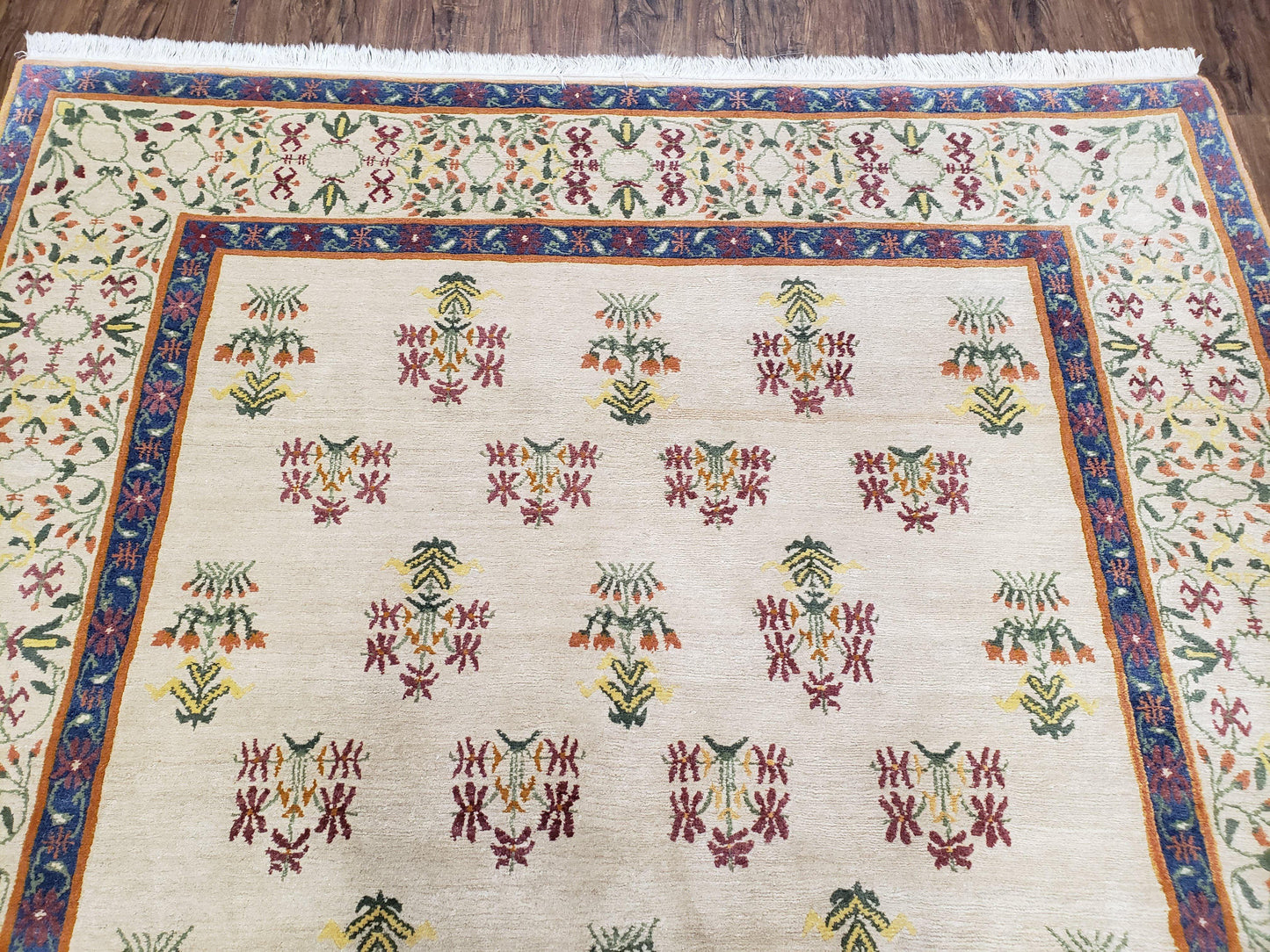 USED Tufenkian Rug 5.9 x 8.6, Tibetan Nepalese Rug, Hand Knotted, Soft Shiny Wool, Repeated Motifs, Contemporary Modern, Area Rug 6x9, Vintage