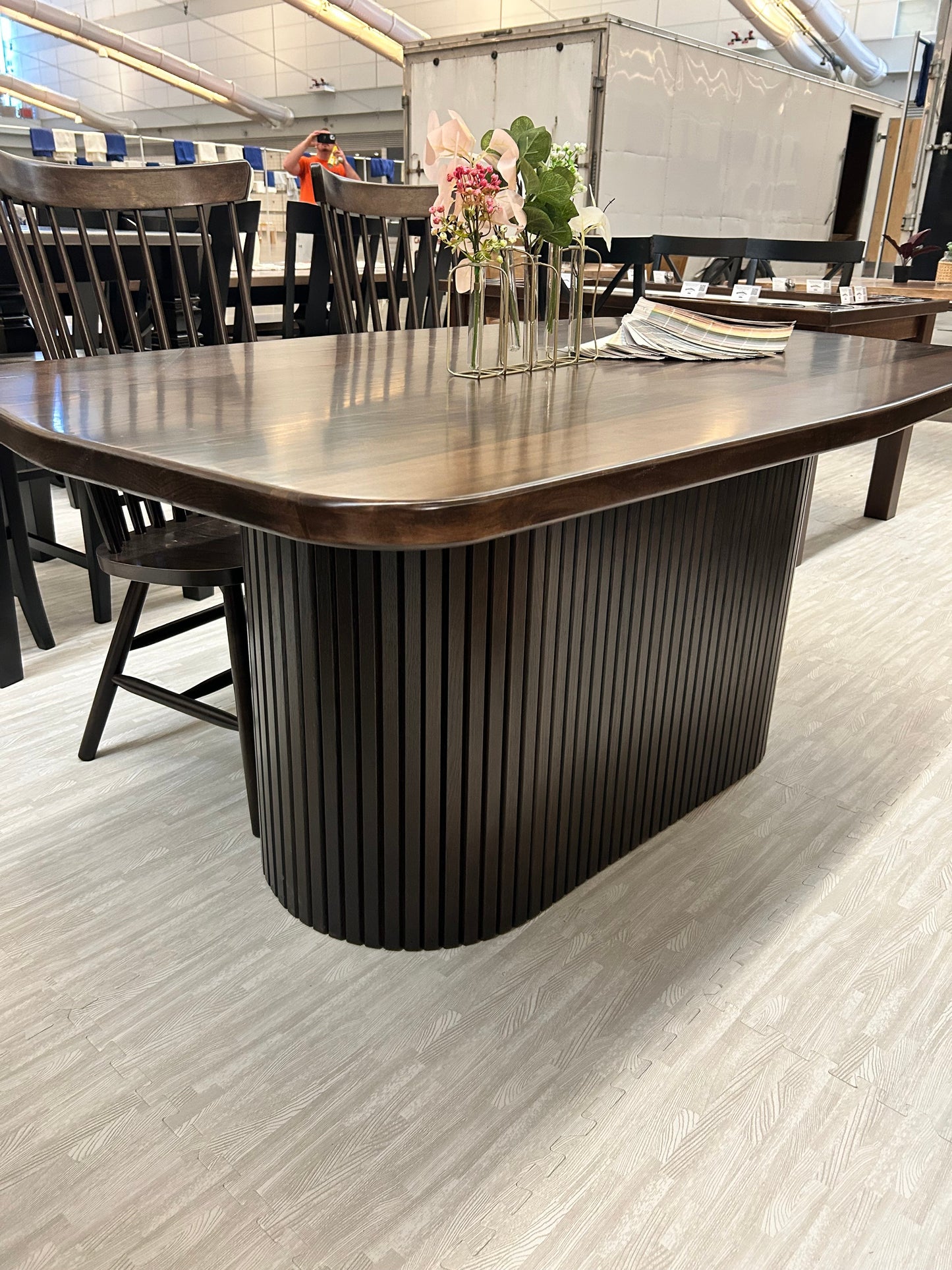 NEW Ashley Fluted Pedestal Table