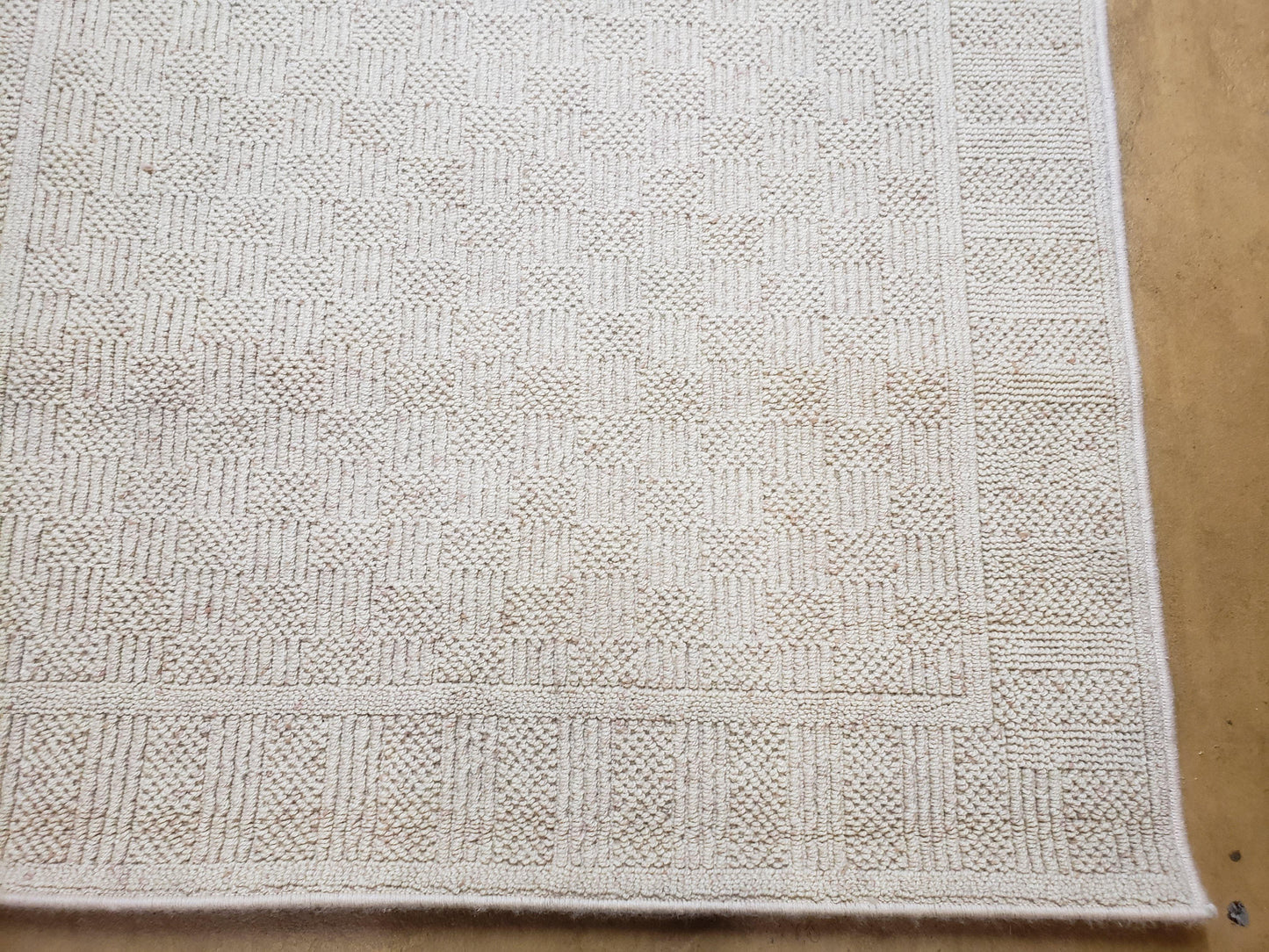 USED 3x5 Karastan Rug Chaumiere Collection, Kara-Loc, Design #291/9866, Creme Color, Textured Squares II Patern, 3'6" x 5' 3" Carpet