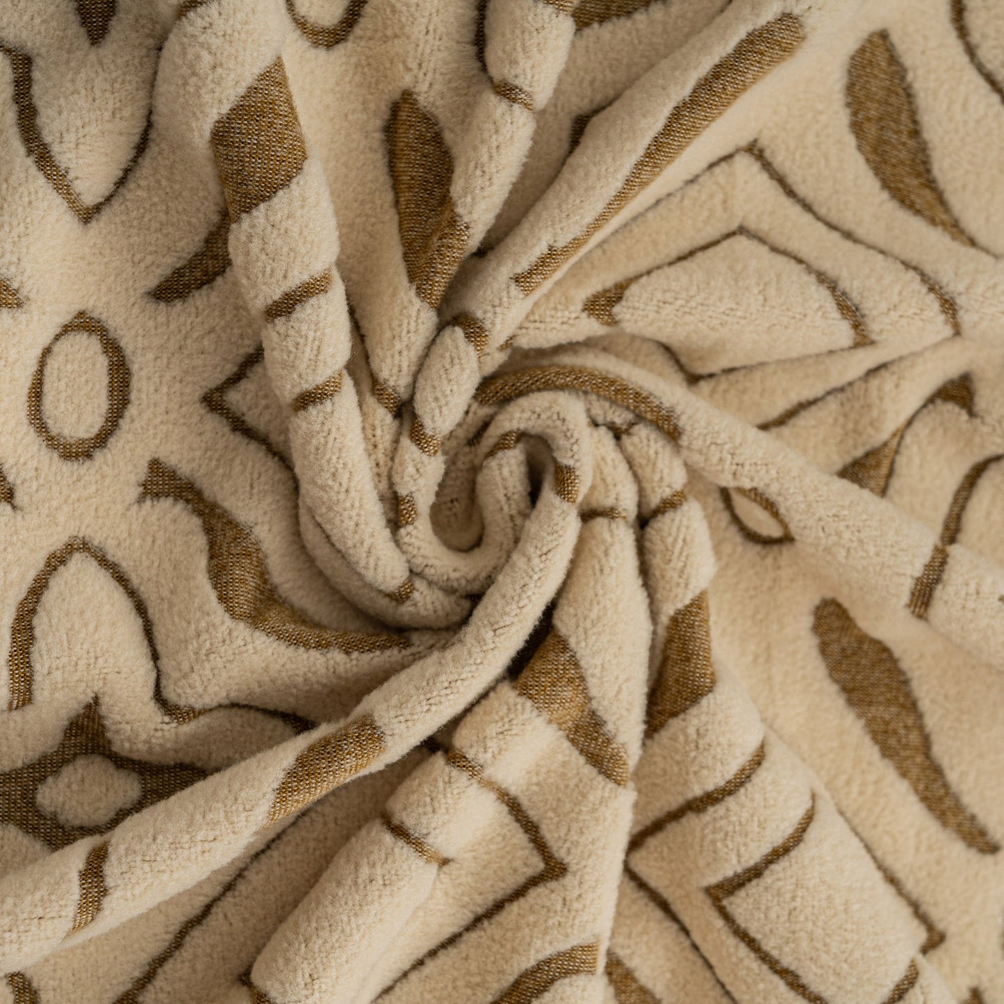 NEW 3D Jacquard Geometric Sofa Cover, High Stretch Soft Polar Fleece Slipcover for Couch