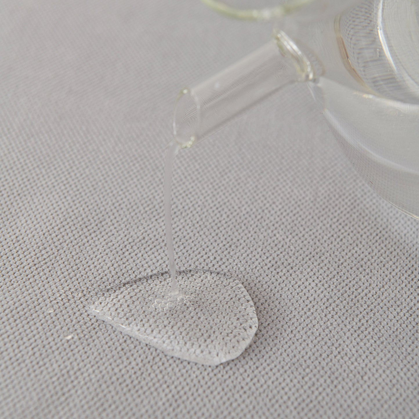 NEW Waterproof Scratch Proof Sofa Protector Throw Blanket, Couch Cover for Pets & Kids