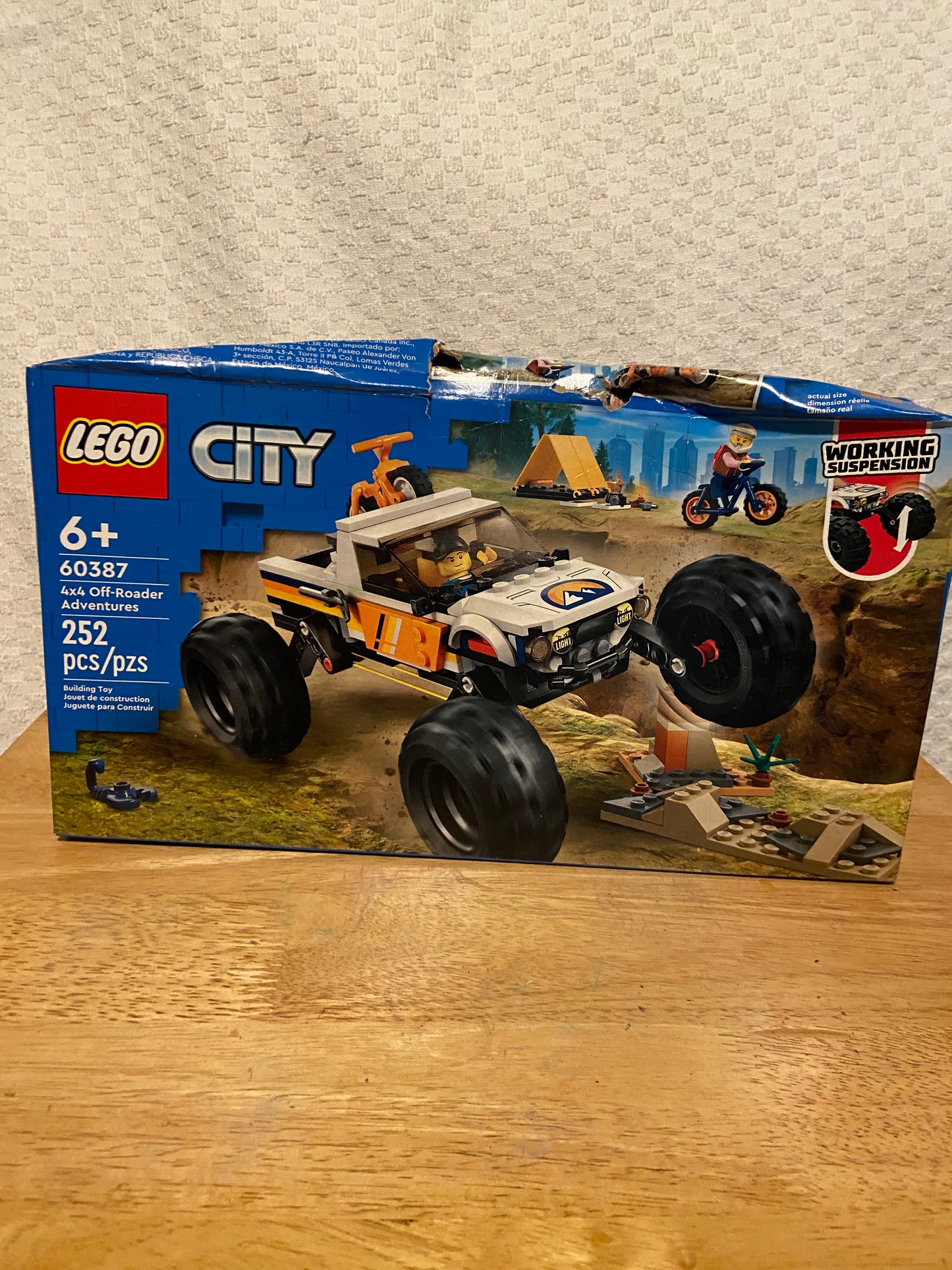 NEW Lego City 4x4 Off-Roader Adventures 6037 Toy Set