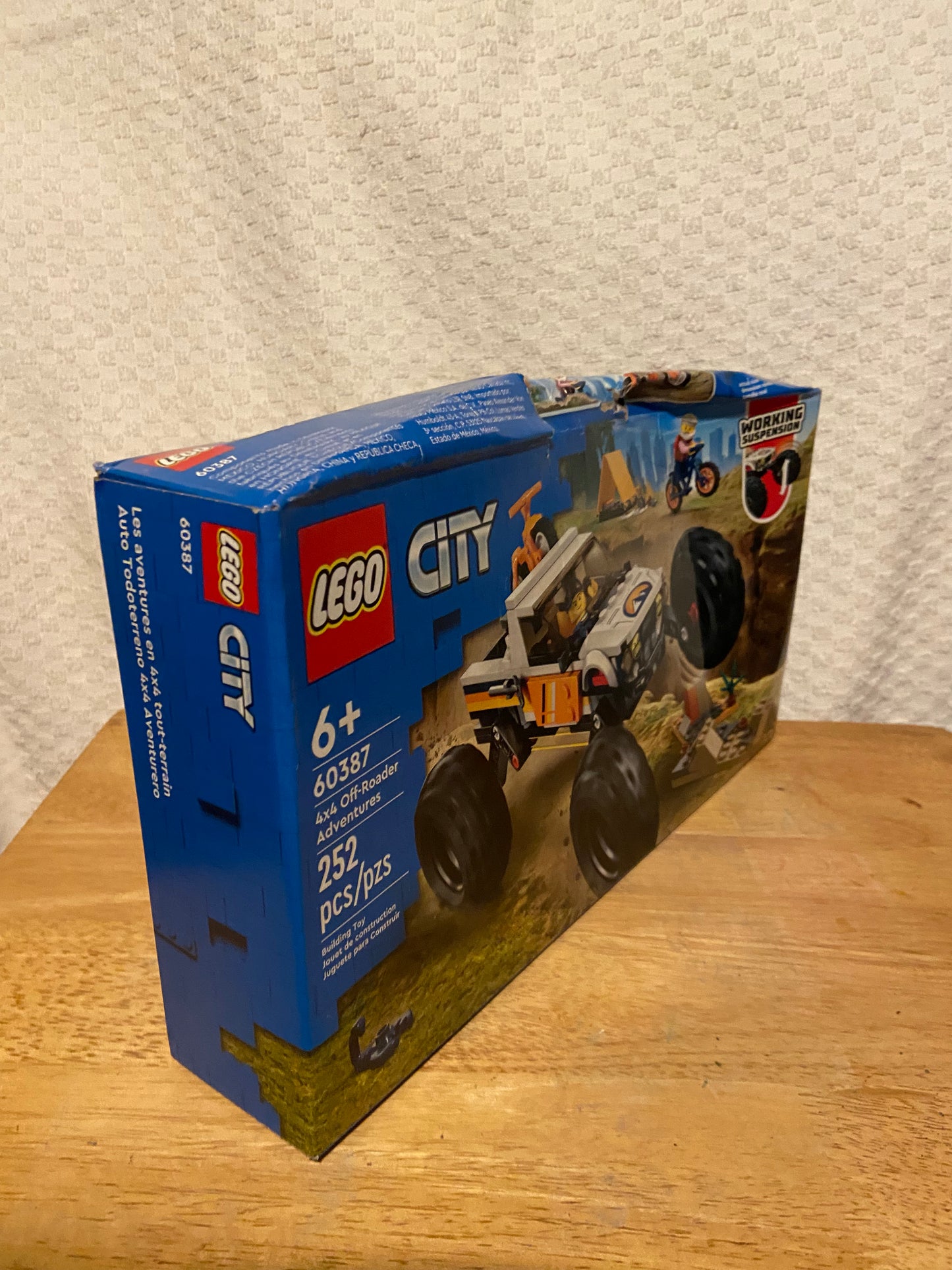 NEW Lego City 4x4 Off-Roader Adventures 6037 Toy Set