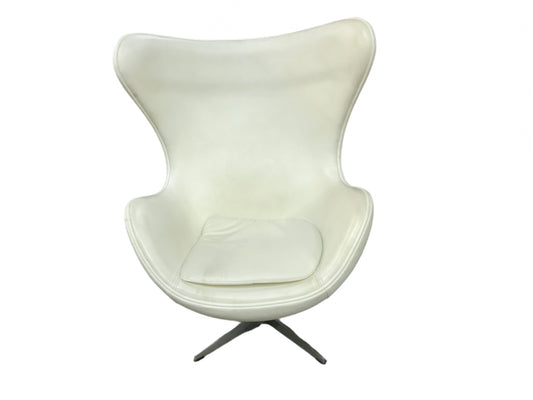 Mid Century Arne Jacobsen Model 3316 Egg Easy Leather Chair