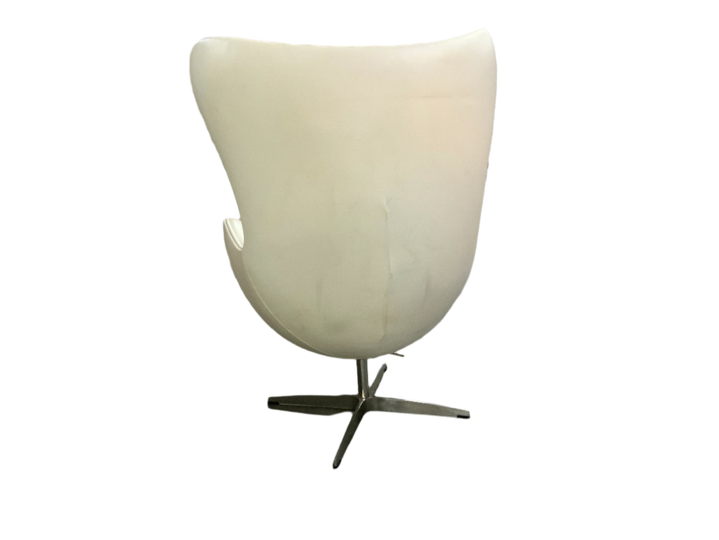 Mid Century Arne Jacobsen Model 3316 Egg Easy Leather Chair