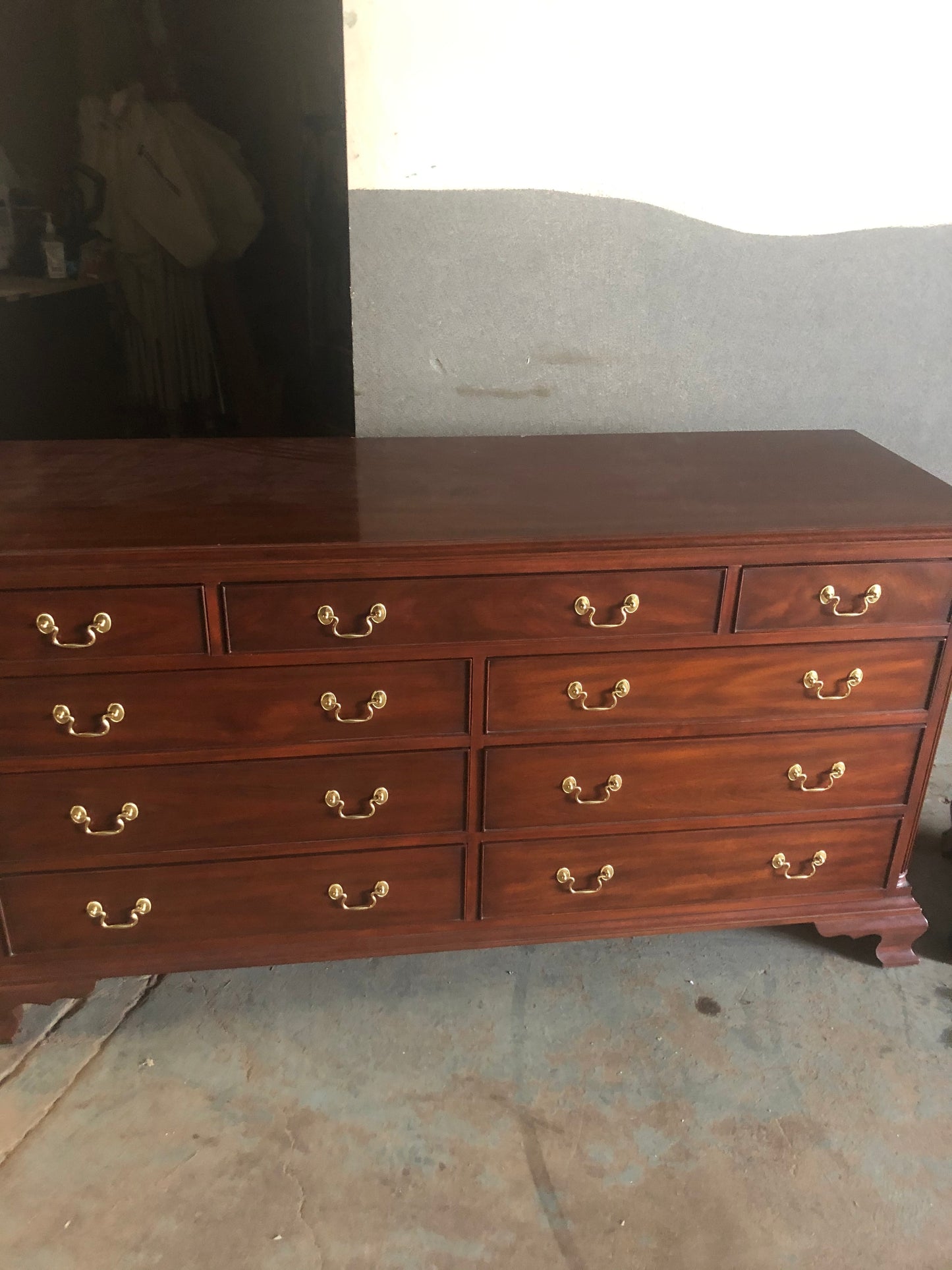 Quality Henkel Harris Virginia Galleries Mahogany 10 Drawer Double Dresser