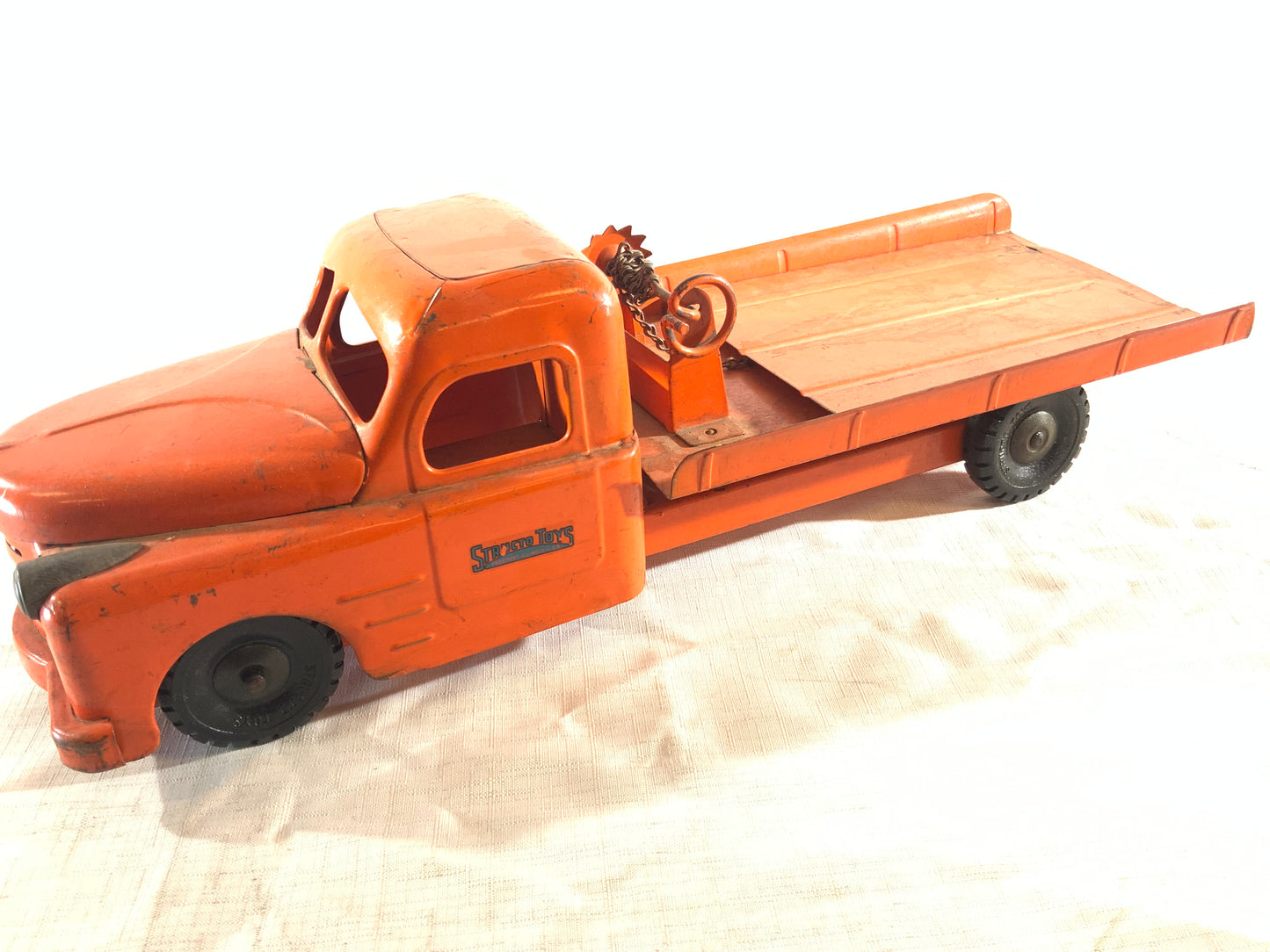 Vintage Structo Metal Toy Tow Truck