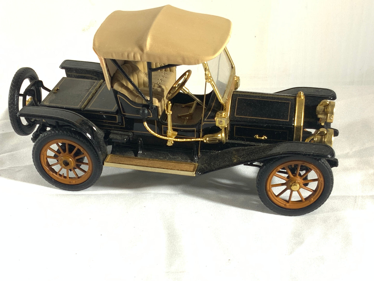 USED Franklin Mint 1/24 Scale B11RU75 - 1910 Cadillac Model Thirty Roadster - Black