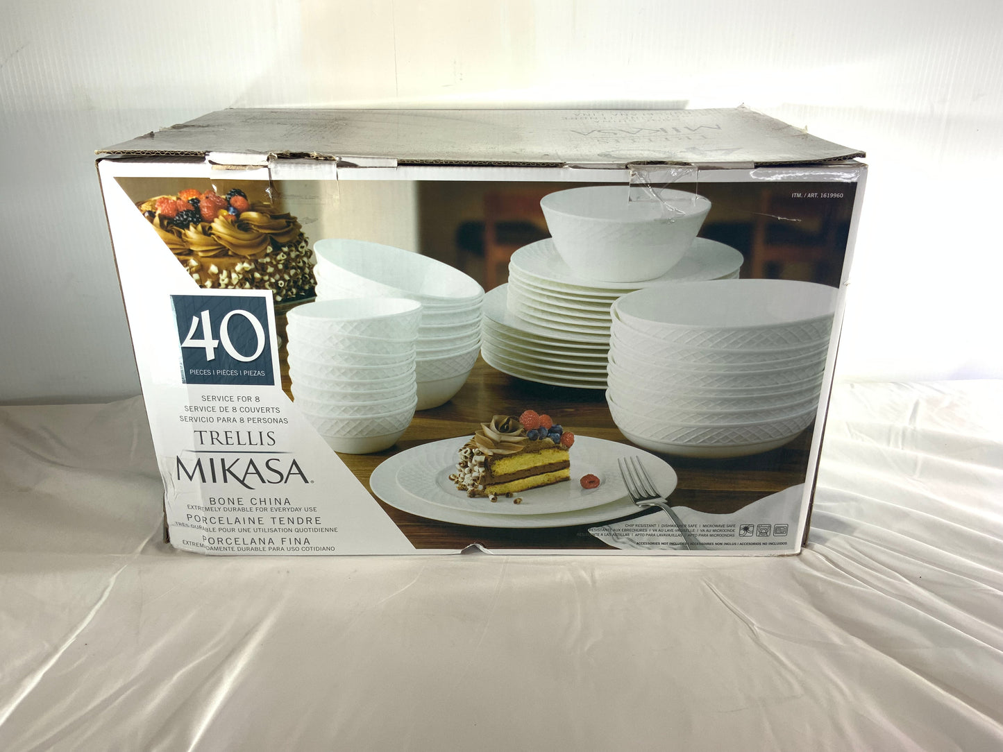 NEW Mikasa Trellis Bone China Dinnerware 40 Piece Set