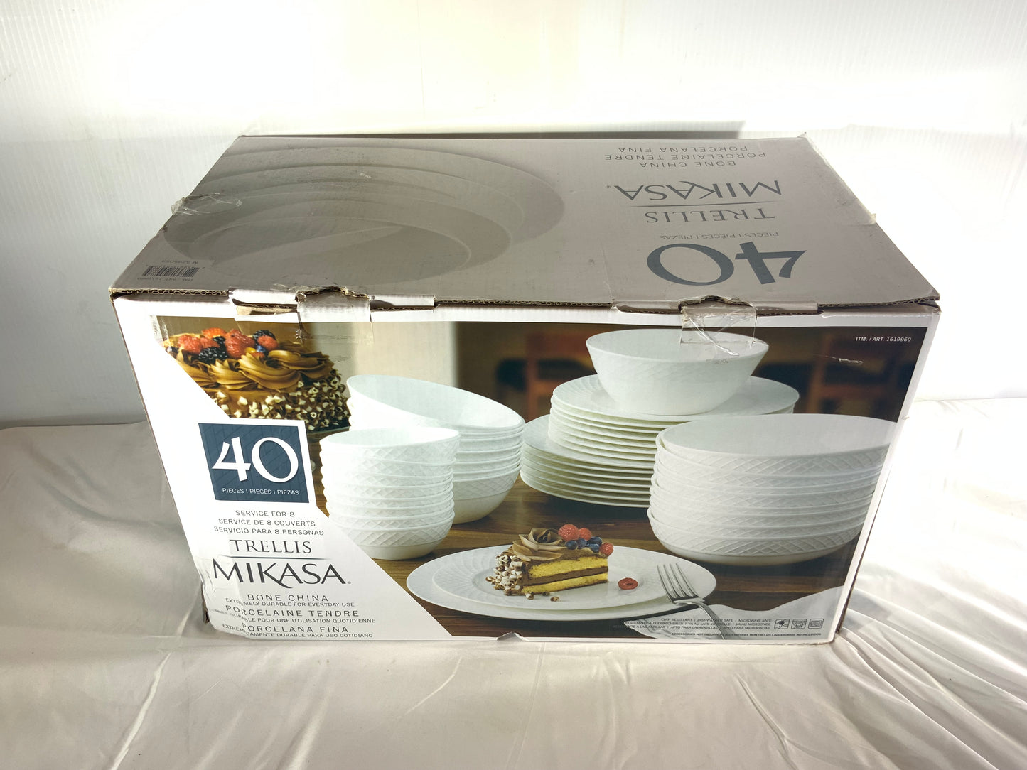 NEW Mikasa Trellis Bone China Dinnerware 40 Piece Set