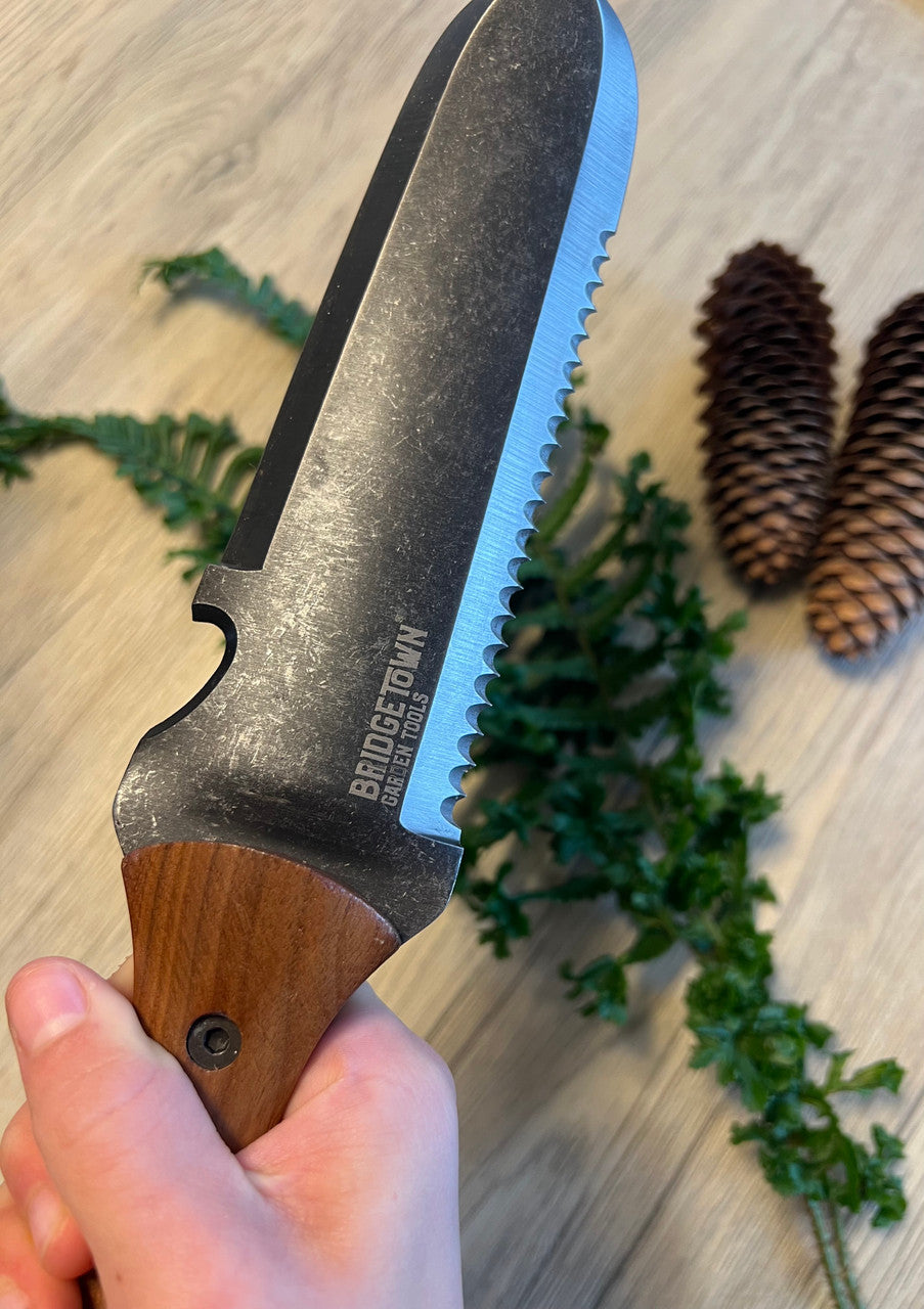 NEW Essential Hori Hori Garden Knife