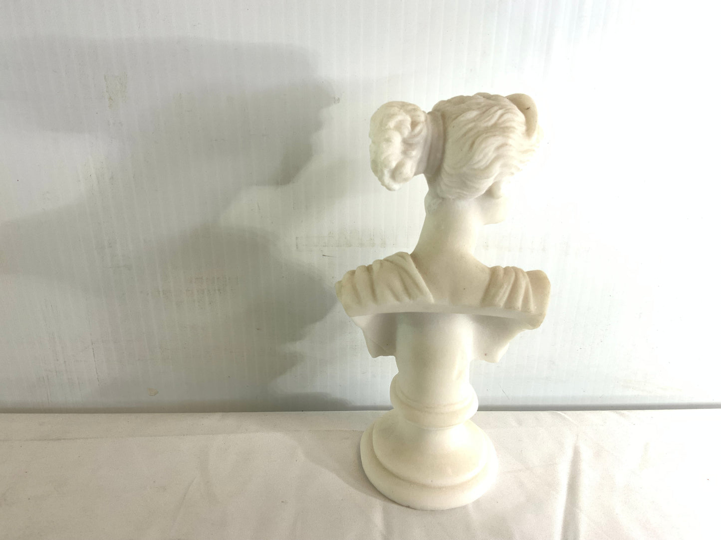 USED Figurin Statues