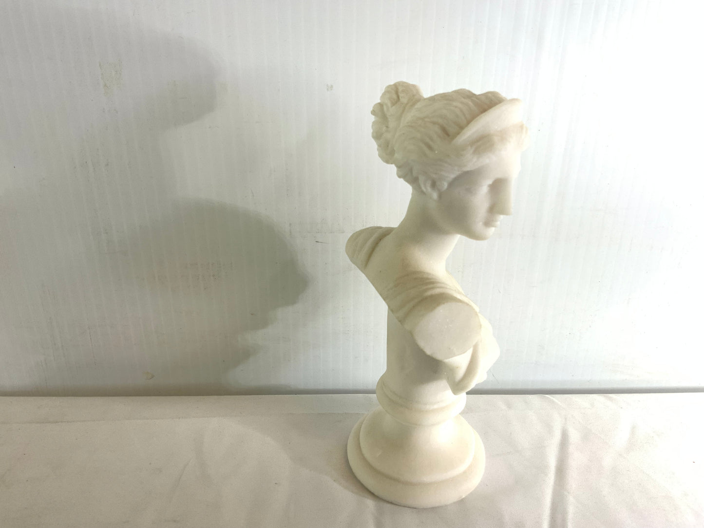 USED Figurin Statues