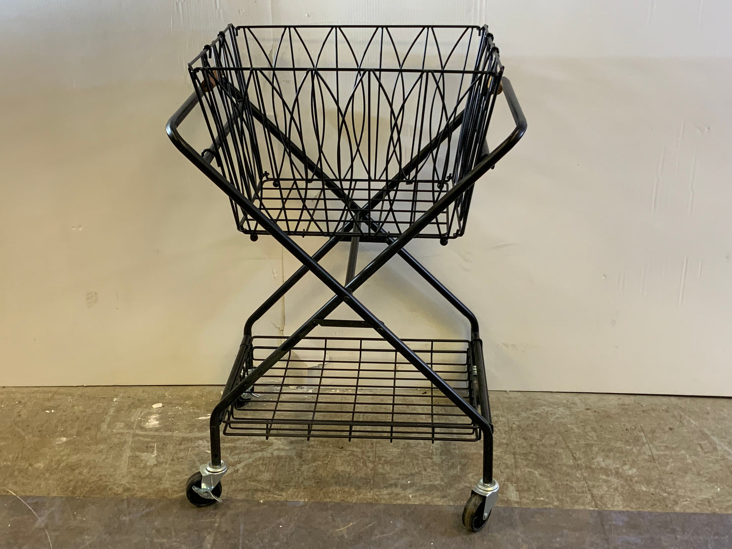 New Verona Collapsible Laundry Cart without Removable Basket