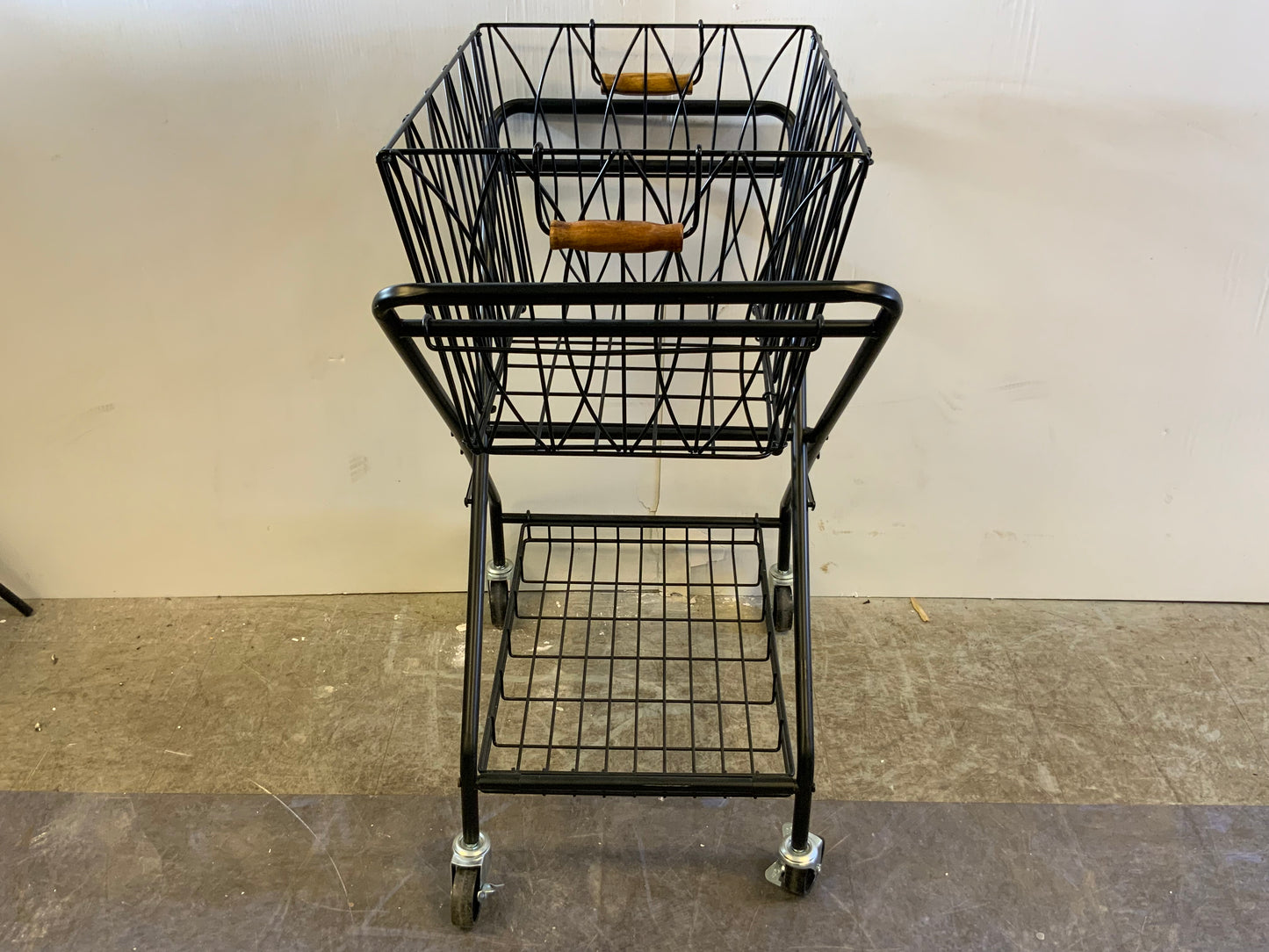 New Verona Collapsible Laundry Cart without Removable Basket