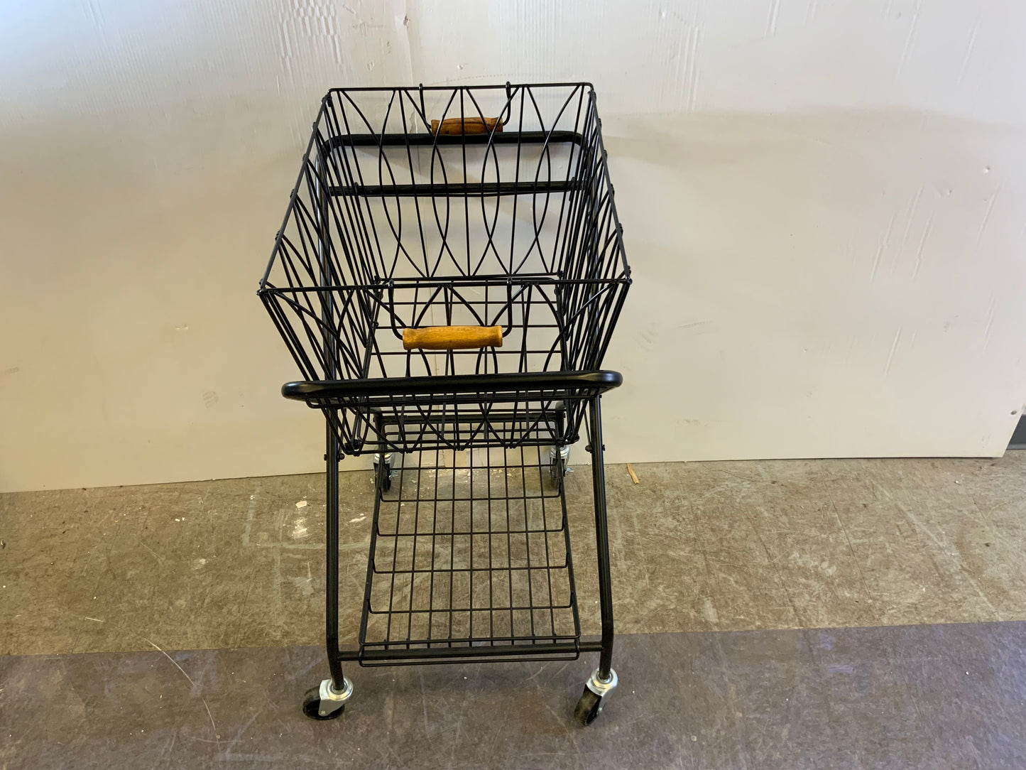 New Verona Collapsible Laundry Cart without Removable Basket