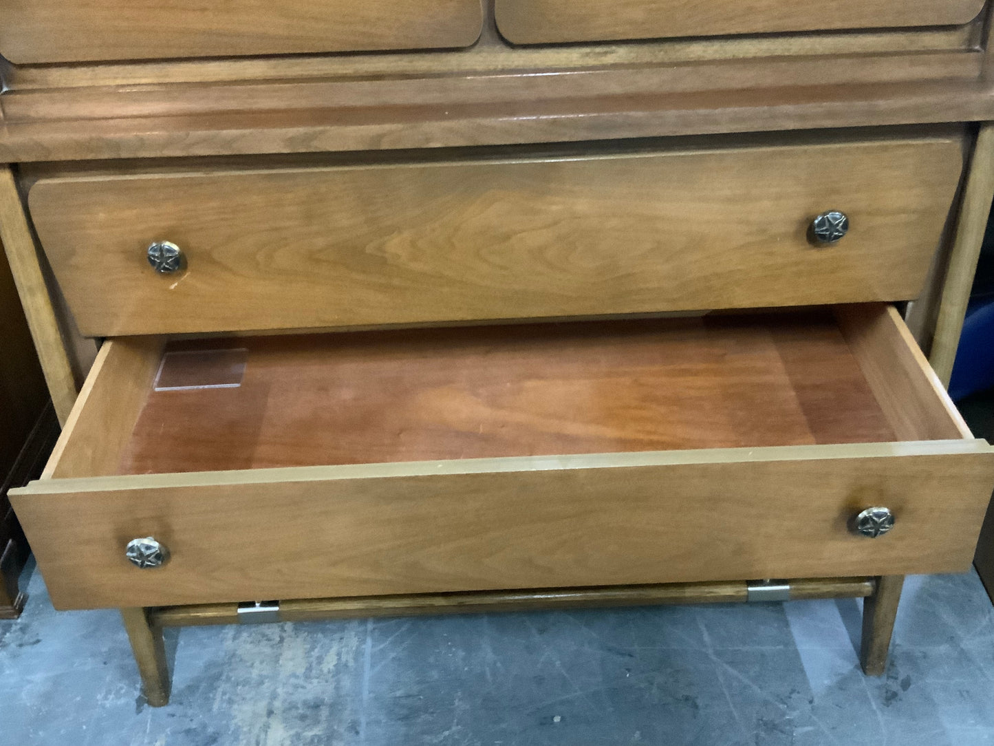 United Furniture Mid Century Modern Seven Drawer Chest on Chest of Drawers