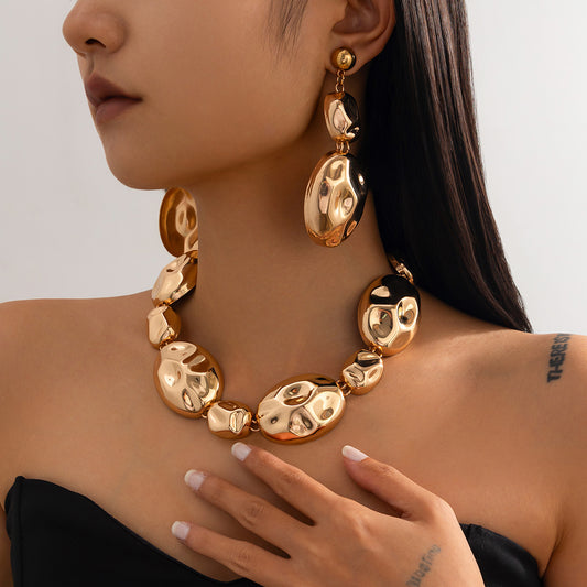 NEW Exaggerated Glossy Pleated Necklace Fashion Irregular