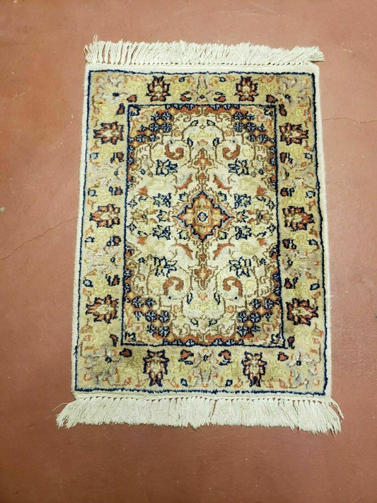 USED 1' 8" X 2' 4" Handmade Floral Oriental Wool Rug Carpet Ivory