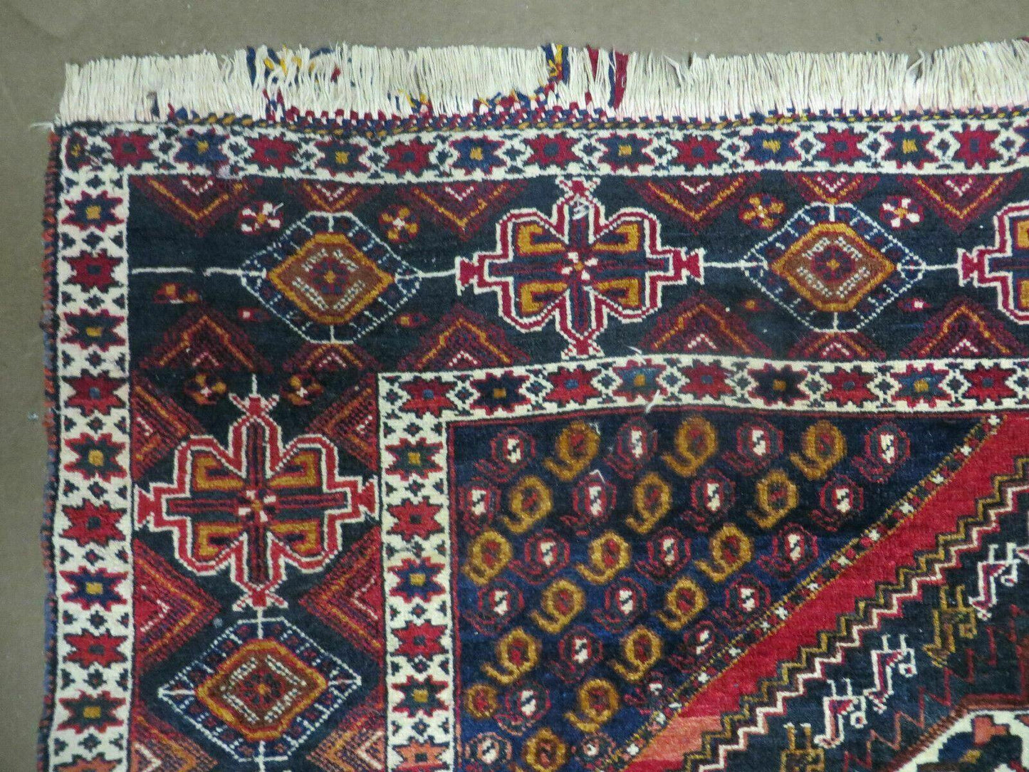 USED 4' X 5.5' Vintage Handmade Turkish Tribal Wool Rug Medallion Nice