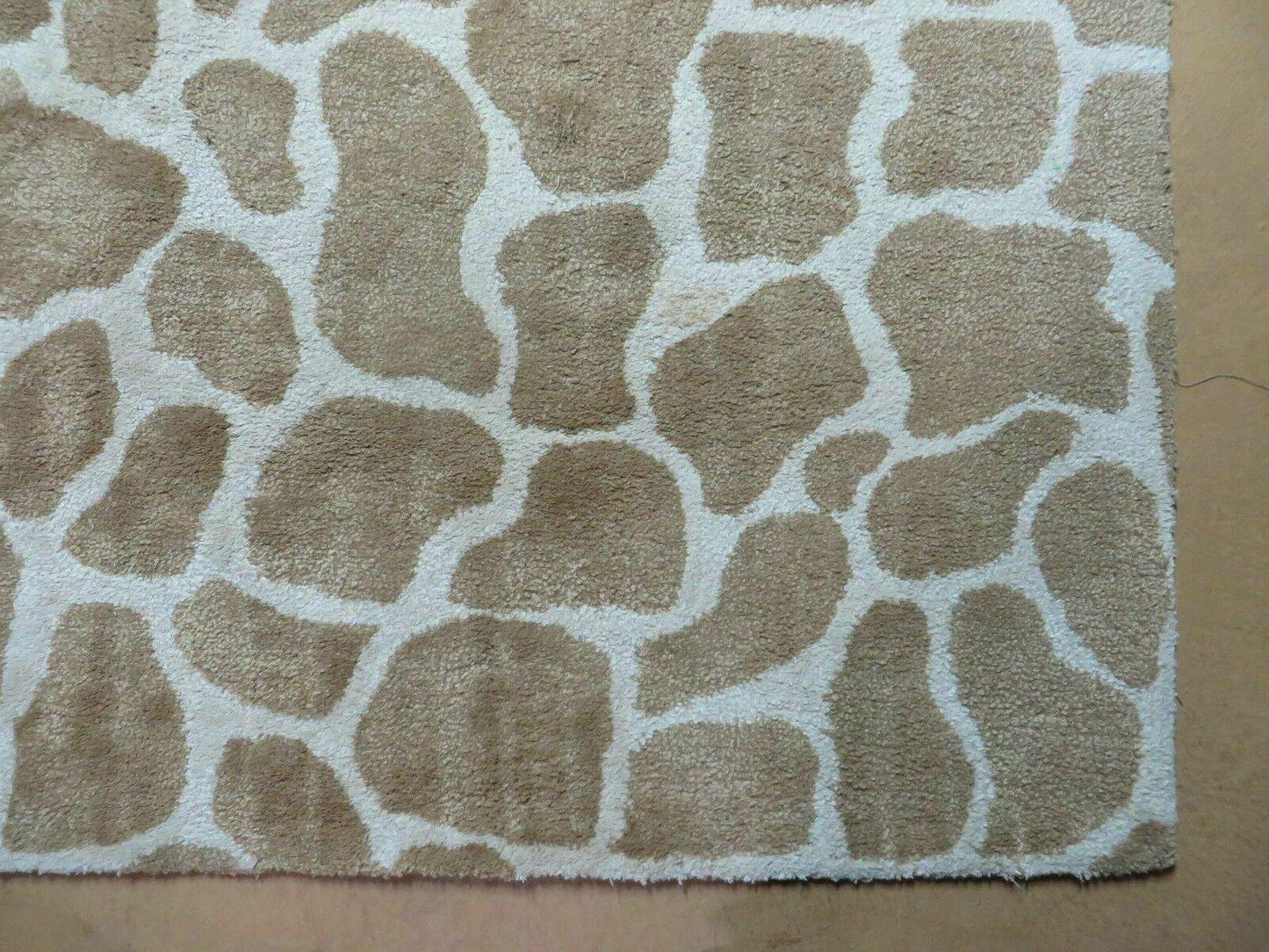 USED 6x9 Safavieh Rug