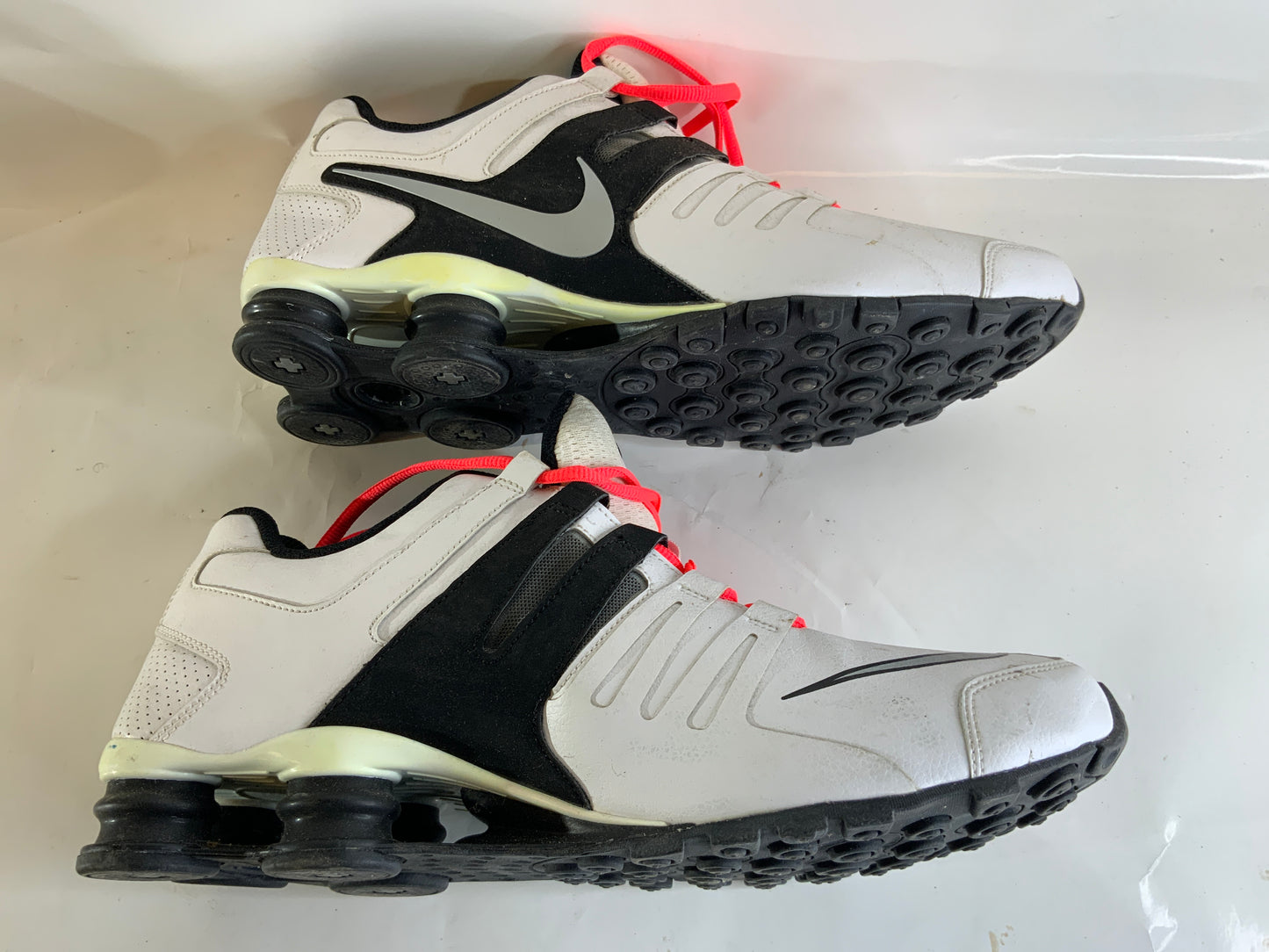 USED Nike Shox Metallic Silver Black Men’s 13 Shoe Athletic Sneakers