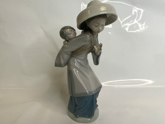 Used Lladro Chinese with Baby on Her - My Precious Bundle #5123 Collectible Figurine Retired Glazed Finish