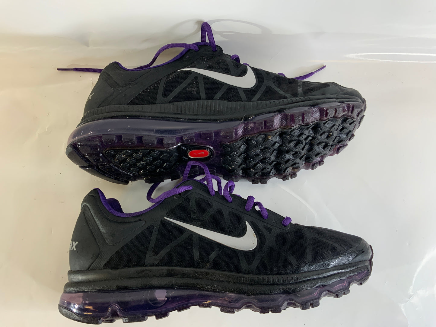 Vintage Authentic 2011 Men’s 13 Nike Air Max Black Purple Sneakers