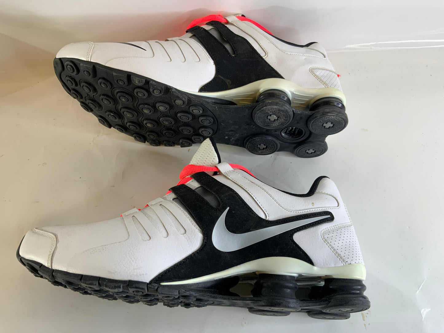 USED Nike Shox Metallic Silver Black Men’s 13 Shoe Athletic Sneakers