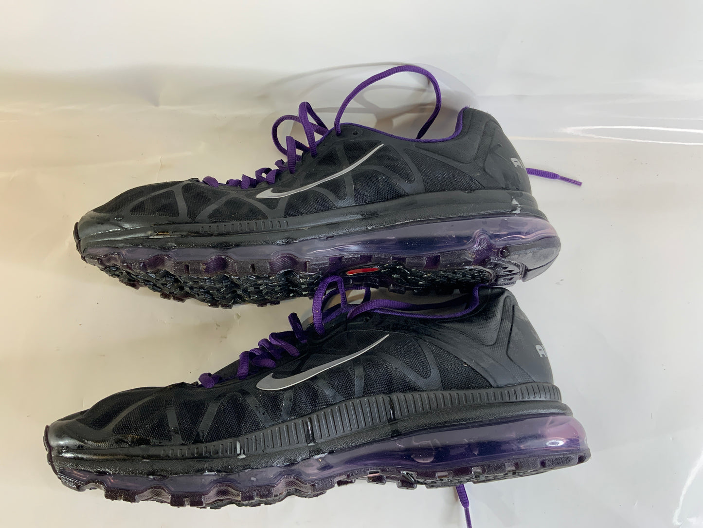 Vintage Authentic 2011 Men’s 13 Nike Air Max Black Purple Sneakers